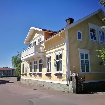 Hotell Floras Tradgard Öregrund Exterior foto